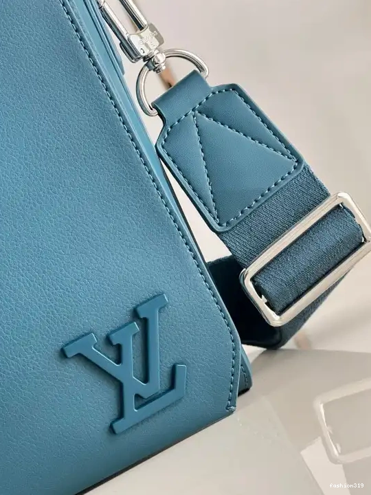 LOUIS VUITTON NEW MESSEAGE 0418